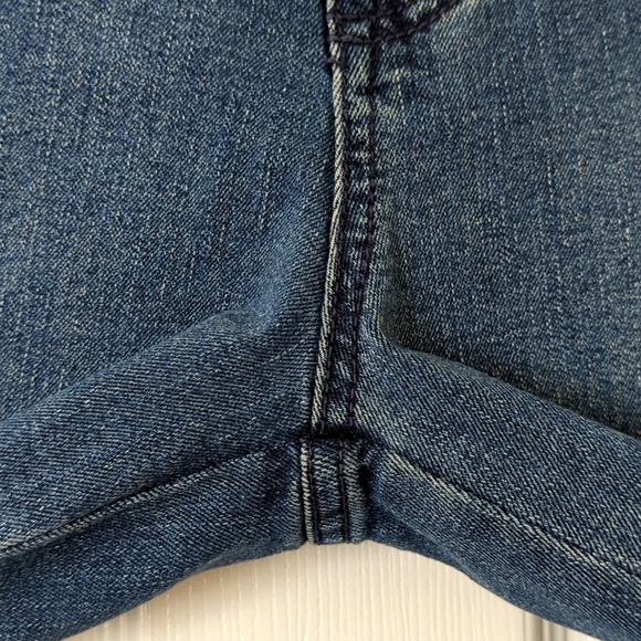 Social Standard by Sanctuary Dark Wash High Rise Cropped Straight Leg Jeans 6 - Picture 12 of 16